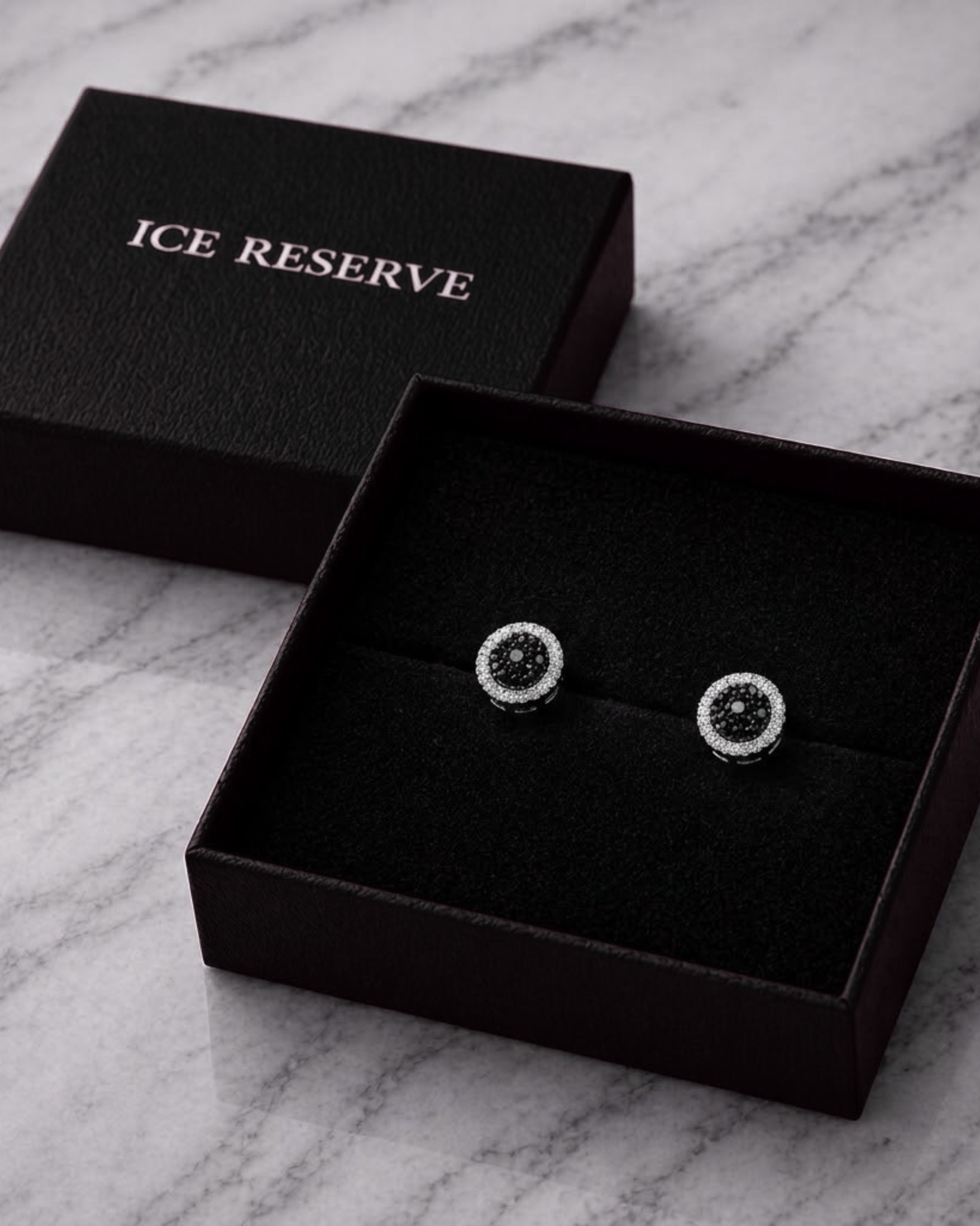 dark center studs